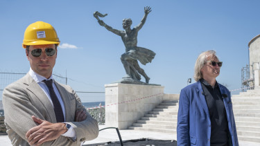 Négy évig dolgoztak rajta, hamarosan kiderül, mit rejt a hegycsúcson álló történelmi építmény belseje