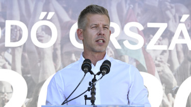 Magyar Péter: a Tisza-kormány bevezeti a 120 ezer forintos minimálnyugdíjat