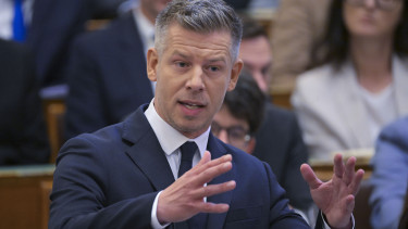 Tisza-kormány: indul a vagyonvisszaszerzés, dönthet a bérek korlátozásáról a parlament