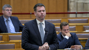 Vitézy Dávid bejelentése: újraindítják a korábban leállított kulcsfontosságú észak-balatoni vasúti projektet