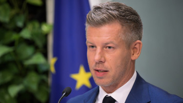 Magyar Péter felszólította az előző rendszer milliárdos haszonélvezőit, hogy kövessék a Duna Aszfalt példáját