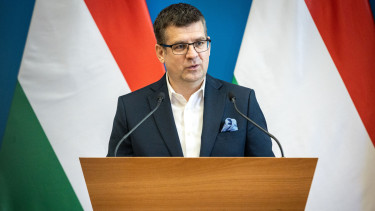 Seszták Miklós máris az ügyészségre ment