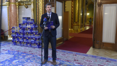 Itt a recept a szomszédból, hogyan lehetne felszámolni a korrupciót Magyarországon