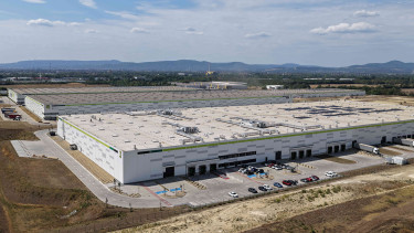 Gyógyszeripari igényekre szabott logisztikai központot alakított ki az Egis számára a HelloParks Fóton