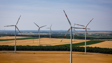 Katonai célok a háttérben: váratlanul belenyúltak a hazai szélerőművek szabályozásába