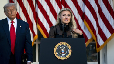 Egyre egyértelműbb: ő követheti Donald Trumpot az elnöki székben – De mély árkokat kell betemetnie