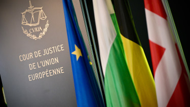 Felesleges, drága, elvarratlan szálakat hagy az Orbán-kabinet a Tisza-kormányra az EU bíróságán