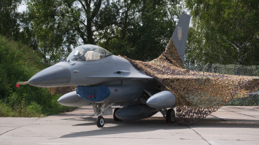Nyíltan elismerte a parancsnok: hatalmas baj van az ukrán légierő F-16-osaival - Gyakorlatilag használhatatlanok így a vadászgépek