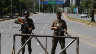 Váratlan fordulat: egymásnak estek az iszlamista rezsim vezetői, az utolsó pillanatban fújták le az amerikaiakkal való egyezkedést