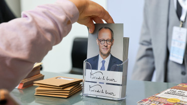 Alig száz nap alatt teljesen összeomlott a német kormány támogatottsága – Milyen lapjai maradtak még Friedrich Merznek?