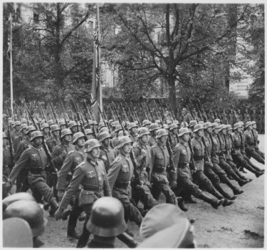 German_troops_parade_through_Warsaw,_Poland,_09-1939_-_NARA_-_559369
