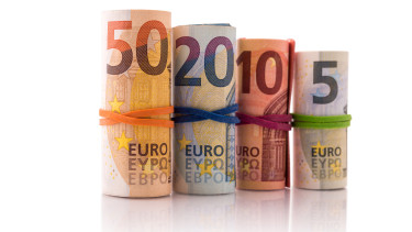 GettyImages-1000864424-árfolyam-bankjegy-deviza-euróövezet-eurózóna-készpénz-pénz-valuta