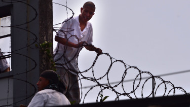 Trump beavatkozása nélkül is káoszba süllyed egy latin-amerikai állam: felfüggesztették az alkotmányos jogokat, bárkit letartóztathatnak