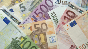 Bivalyerős a forint, olcsó az euró: most jött el a devizás befektetések ideje?