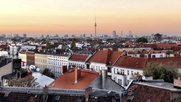 Merész célt tűzött ki a közszolgák nyugdíjalapja, sok milliárdos lakásvagyont mozdít meg érte