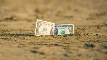 Mi lesz most a dollárral?