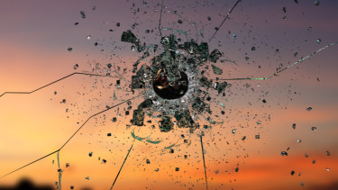 Most gyönyörűen csillog, de egy pillanat alatt eltörhet a magyar tőzsde üveggyöngye