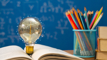 GettyImages-1166235723(4)-digitális-fejlesztés-innováció-intelligencia-könyv-kutatás-oktatás-tanulás-technológia-tudás