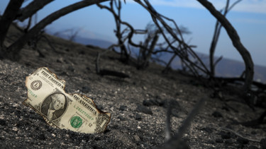 Akkorát rántottak a dolláron pénteken, hogy a világ beleremegett. Trendfoduló, vagy csak korrekció?