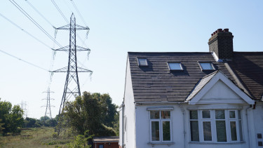 Nagy ellentmondás feszül a brüsszeli energiatervben: a legszegényebbek fizethetik meg az árát
