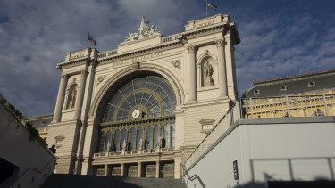 GettyImages-1256264092-építészet-épület-felújítás-keleti-pályaudvar-közlekedés-műemlék-óra-turizmus-vasútállomás