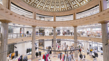 Késő este érkezett a váratlan bejelentés: illetéktelenek törtek be a népszerű divatóriás rendszerébe