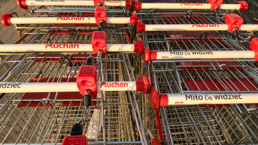 Aláírta a lengyel Auchan-portfólió megvételét a magyar cég