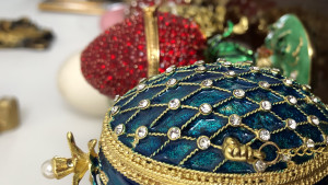 Végül csak előkerült a Fabergé-tojásmedál a tolvajból