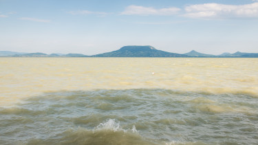 Mellbevágó, hogy mit művel a Balaton vize – Még sosem volt példa ilyesmire