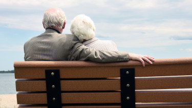 Szakadék felé száguld a magyar nyugdíjrendszer?