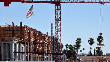 Beütött a pánik az építőiparban: az új szabály miatt tömegesen állítják le a beruházásokat Amerikában