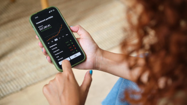 Most lépett tőzsdére, szárnyal az európai digitális bank