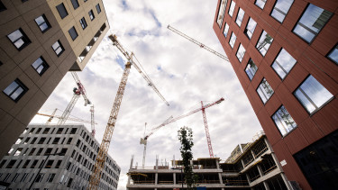 Tíz új otthon startos lakásprojekt kapott rendeleti kiemelést, a Népsziget gigalakóparkot kaphat a nyakába