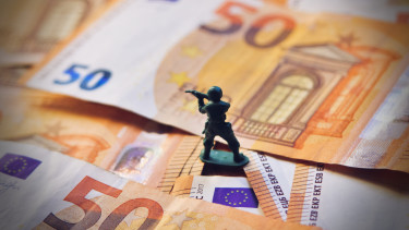 Jön az első európai háborús kötvény, 3,4%-ot fizethet euróban