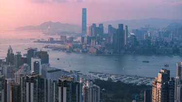 Négy betű emeli a magasba az amerikai részvénypiacokat, és két szám fogja megállítani