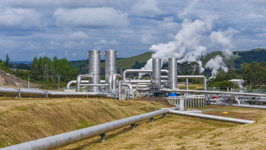 GettyImages-2192795958-beruházás-emisszió-energetika-energiatermelés-erőmű-gáz-gázvezeték-infrastruktúra-ipar-környezet