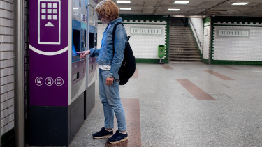 Teljesen megújultak a tömegközlekedési jegyautomaták Budapesten