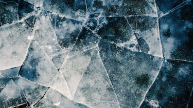 Teljesen befagyott a magyar tó!