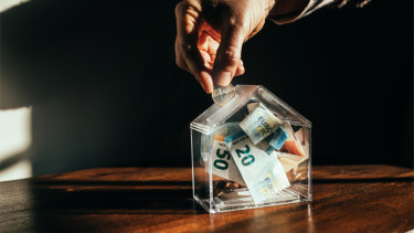 Öt súlyos tévhit bénítja meg a bankokat, évi 1400 milliárd euró hiányzik a gazdasági fordulathoz Európában