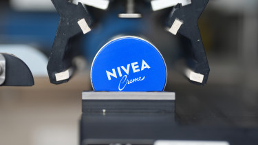 Padlót fogott a Nivea anyacége: épp most veszíti el értékének közel ötödét