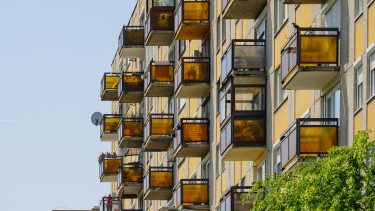 Duna House: az elsőlakás-vásárlóké a piac, de a befektetők árszintje dominál