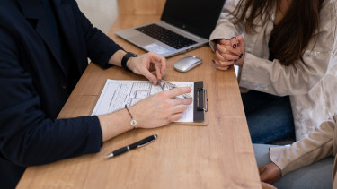 Ezt sokáig megemlegetjük: rohamra indult a magyar lakosság, a legtapasztaltabb bankárok sem láttak még ilyet