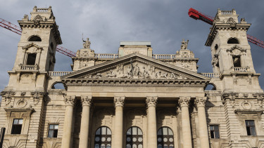 Már 2028 az új dátum, tovább csúsznak a Kossuth téri felújítások