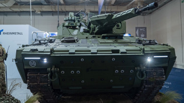 Megérkezett az új csúcsfegyver az Egyesült Államokba: végleg lecserélik a legendás tankgyilkost