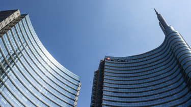 Újra nekifut az UniCredit: bejelentette, hogy ajánlatot tesz a Commerzbank részvényeire