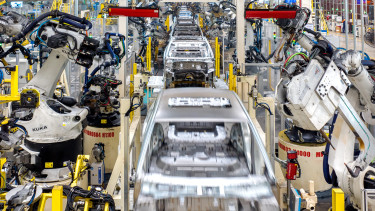 Egyetlen holland cég miatt kőkemény ütést kap a világ autógyártása