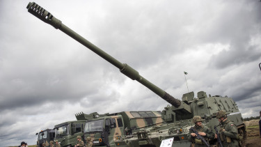 Megjelentek az első felvételek: brutális pusztításra képes az új szuperfegyver – akár 70 kilométerről is lecsaphat