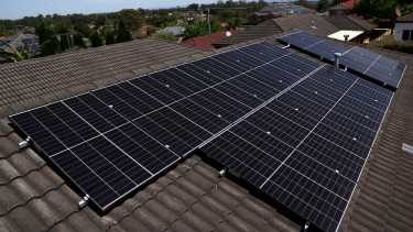 Hatalmas bírságolási hullám kezdődött az otthoni napelemeseknél - Sokba kerül a figyelmetlenség