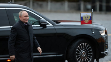 Putyin kemény üzenetet küldött a NATO-nak a moszkvai győzelmi parádén