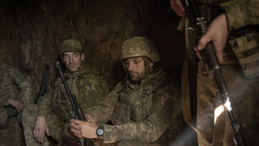 Megjelölte az új célpontot Zelenszkij, mélyen a front mögött röpköd az ukránok kedvenc fegyvere - Háborús híreink hétfőn